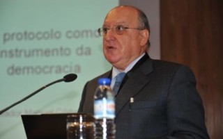 Embaixador Manuel Côrte-Real fala sobre “O protocolo como instrumento da democracia”