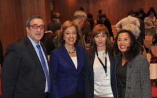 Oradores felicitam Isabel Amaral, presidente da APEP, pelo êxito das Jornadas